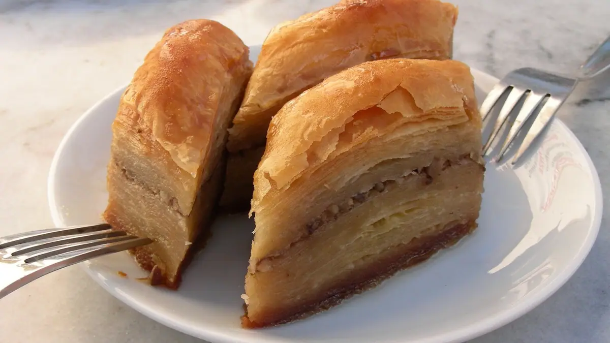 Drizzled Desserts & Cakes – cake shop in Gants Hill, London